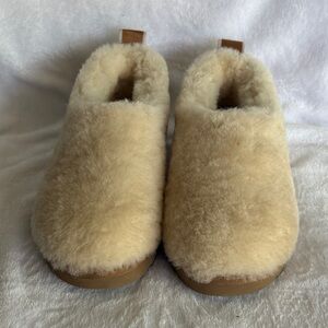 Brand New Cozy Cream UGG Fuzzy Slippers